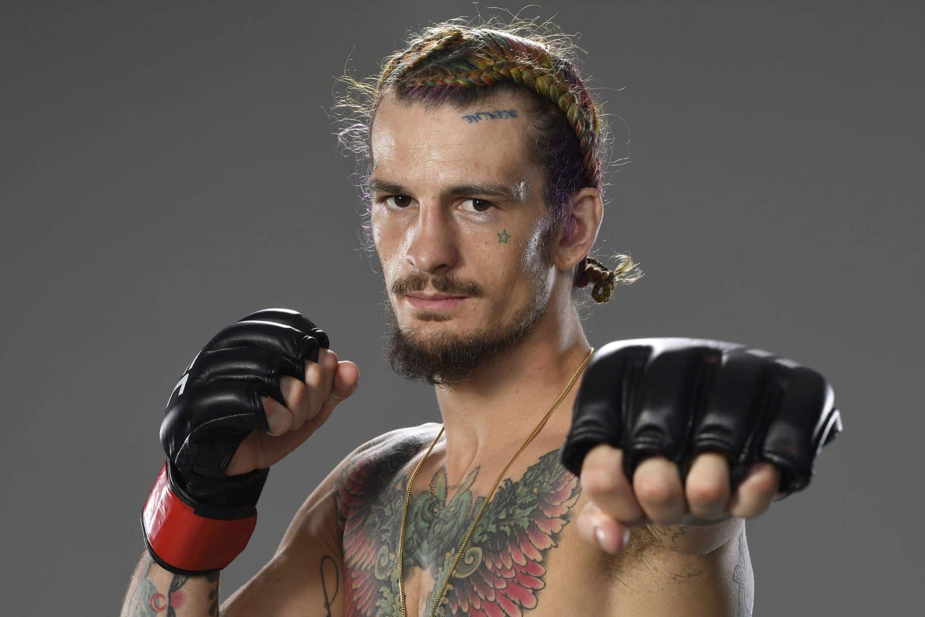 Le champion de l'UFC Sean O'Malley victime d'écrasement partage une vidéo de flics entourant sa maison