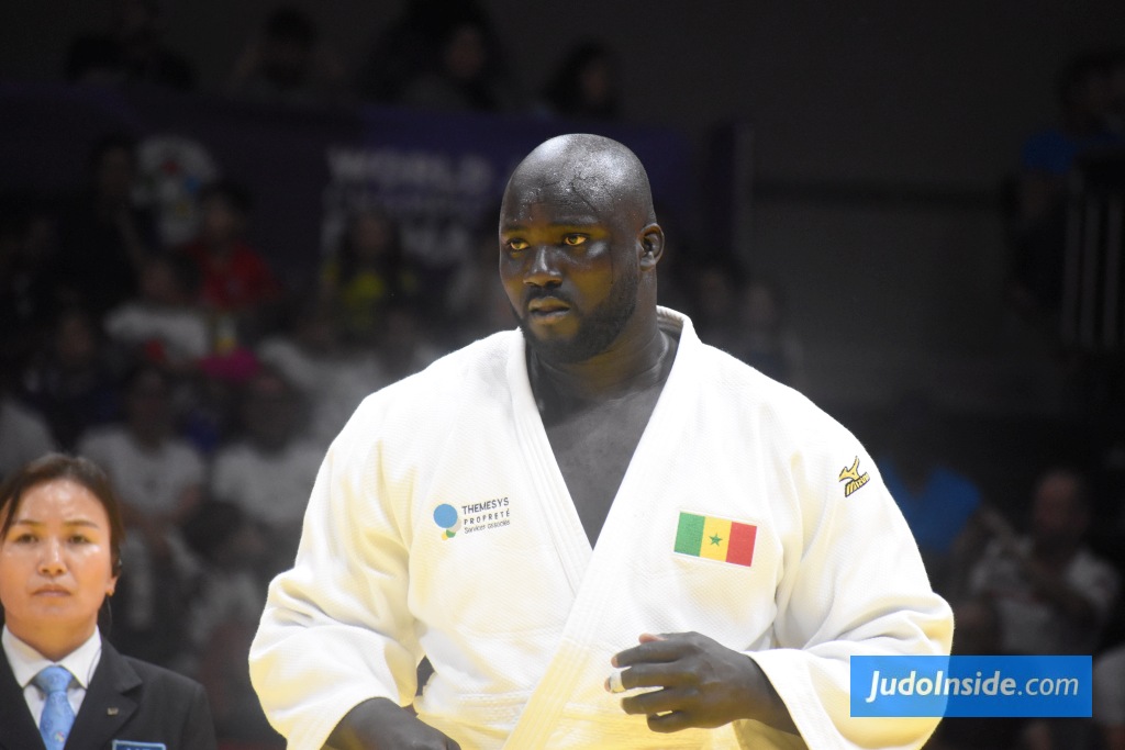 Le poids lourd sénégalais expérimenté Mbagnick Ndiaye combat dans sa ville natale, Paris