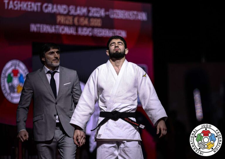 Makhmadbekov et Lavrentev se battent pour une place à Paris