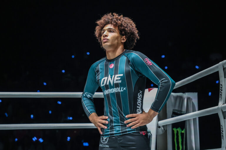 Un aperçu du camp d'entraînement de Kade Ruotolo avant ses débuts en MMA au ONE 167
