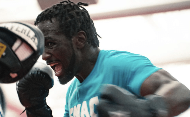 WBC déclare Terence Crawford « champion en récréation »
