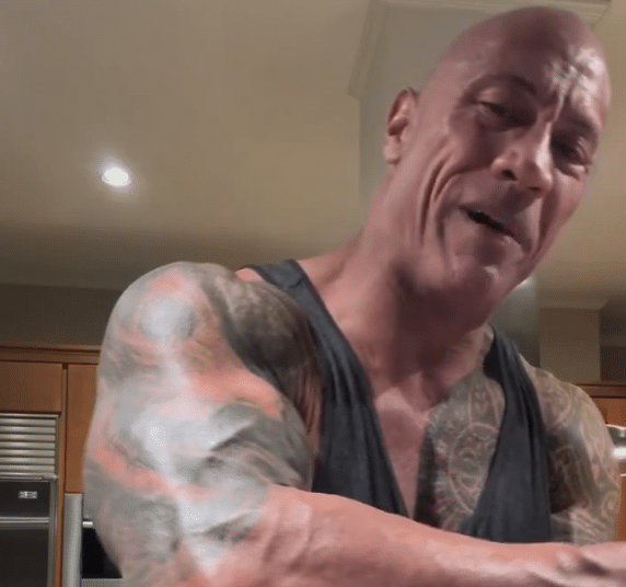 The Rock subit une blessure au coude pendant le tournage de "The Smashing Machine"