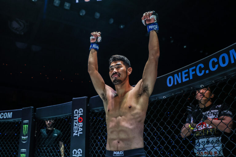 Comment l'ancien champion du monde ONE, Ok Rae Yoon, a lutté contre le doute et la difficulté pour atteindre le sommet du MMA