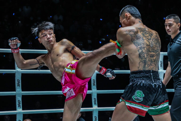Jaosuayai marque KO pour mettre fin à la séquence de Puengluang, Bumina-ang remporte un contrat de 100 000 $ US lors de ONE Friday Fights 65