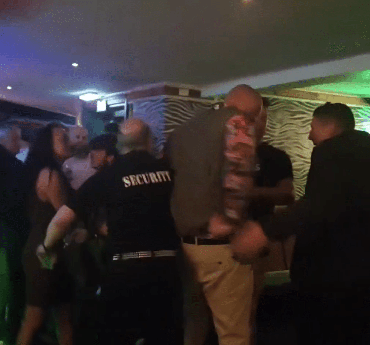 La sécurité expulse Tyson Fury pour avoir été ivre