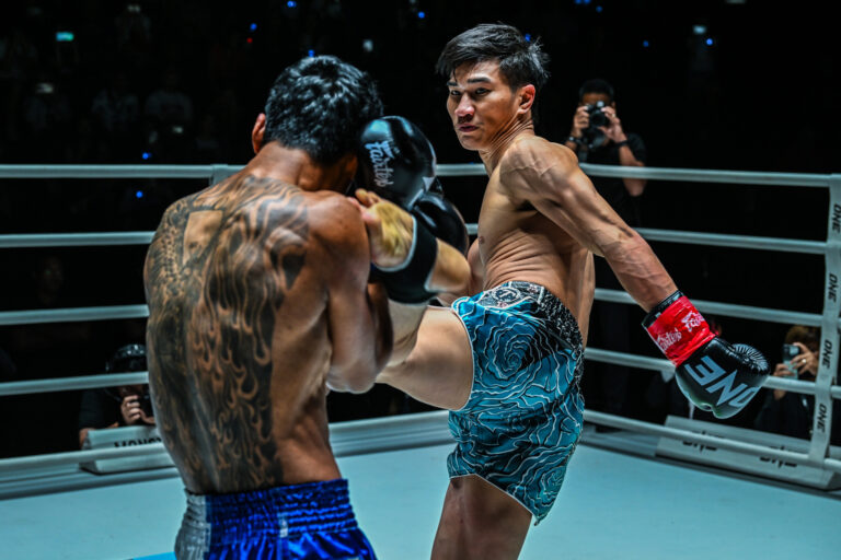 Regarder The ONE 167 : Tawanchai contre.  Pesées et tests d'hydratation de Nattawut II