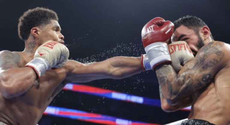 De La Hoya ouvert aux discussions avec Shakur Stevenson