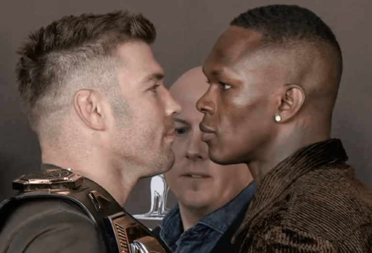 Du Plessis et Adesanya se regardent fixement