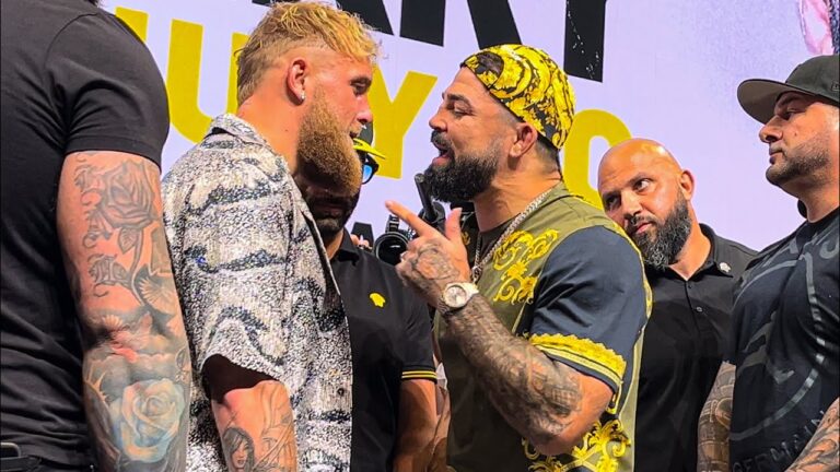 Jake Paul et Mike Perry se moquent l'un de l'autre