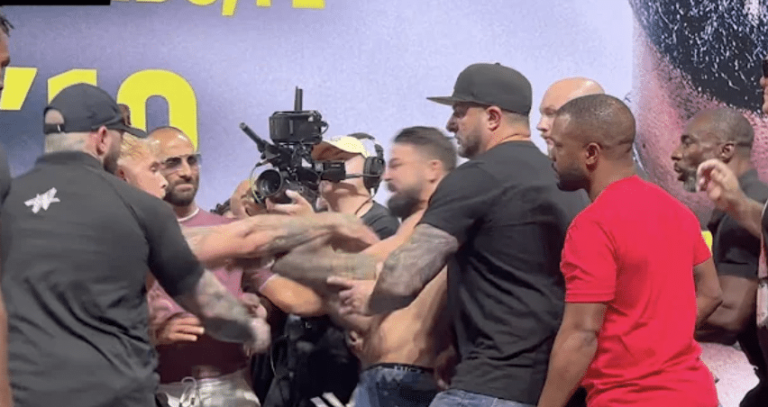 Jake Paul et Mike Perry séparés par la sécurité