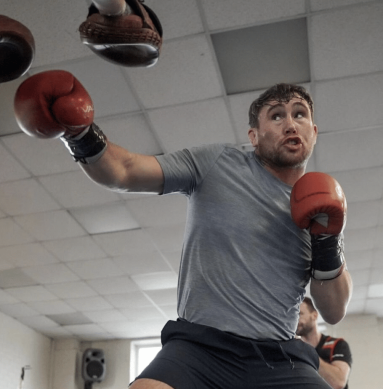 L'ancien combattant de l'UFC Darren Till fera ses débuts en boxe le 6 juillet