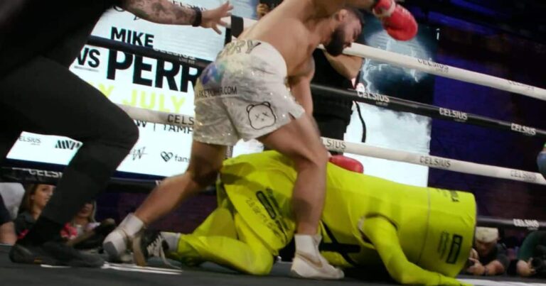 Mike Perry attaque la mascotte de Jake Paul