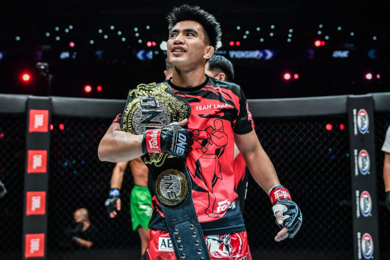 « Que le meilleur gagne » – Joshua Pacio parle du combat pour le titre mondial intérimaire entre Brooks et Balart