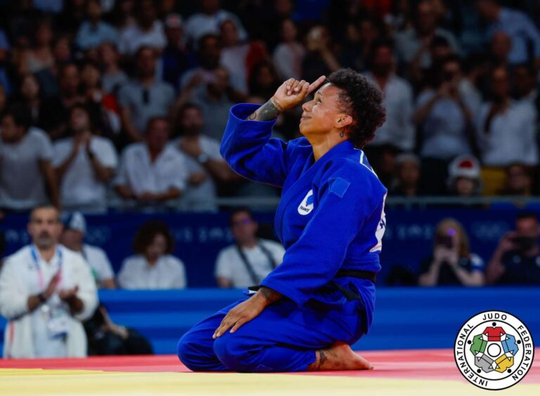 Amandine Buchard veut se qualifier pour le judo et le rugby à 7