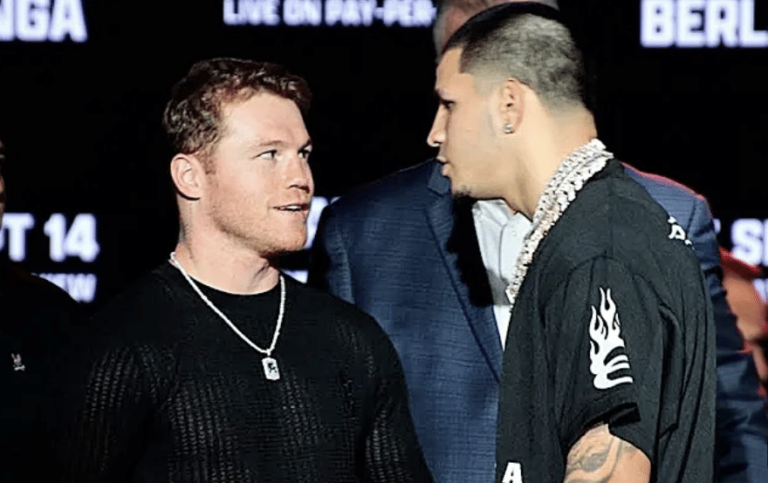 Canelo et Berlanga s'affrontent lors de la conférence de presse du coup d'envoi