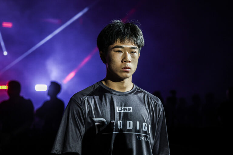 « Je compte bien finir au premier tour » – Adrian Lee prédit une deuxième victoire dominante consécutive au ONE 168 : Denver