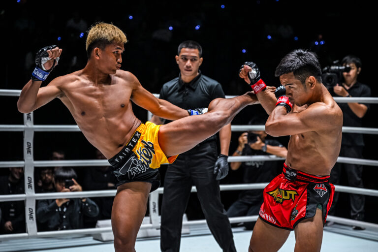 Kongsuk bat Yodlekpet pour lancer sa séquence, Rambong marque KO pour une sixième victoire consécutive à ONE Friday Fights 77