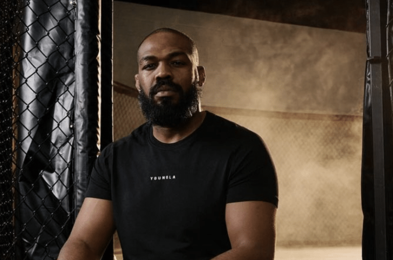 Le procès de Jon Jones est retardé