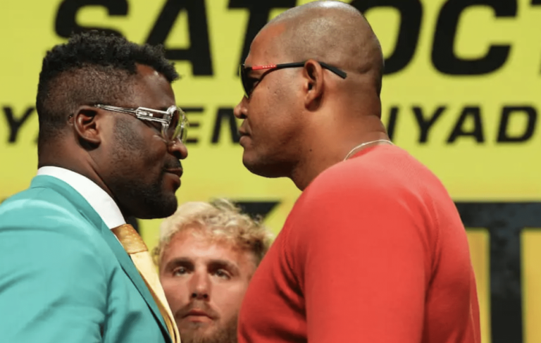 Ngannou et Ferreira s'affrontent lors de leur conférence de presse d'ouverture
