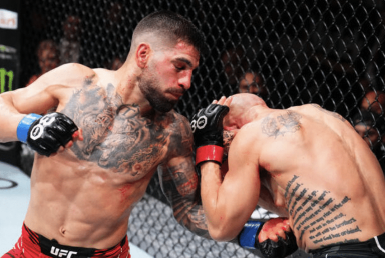 Topuria est convaincu qu'il sera le premier à mettre Holloway KO