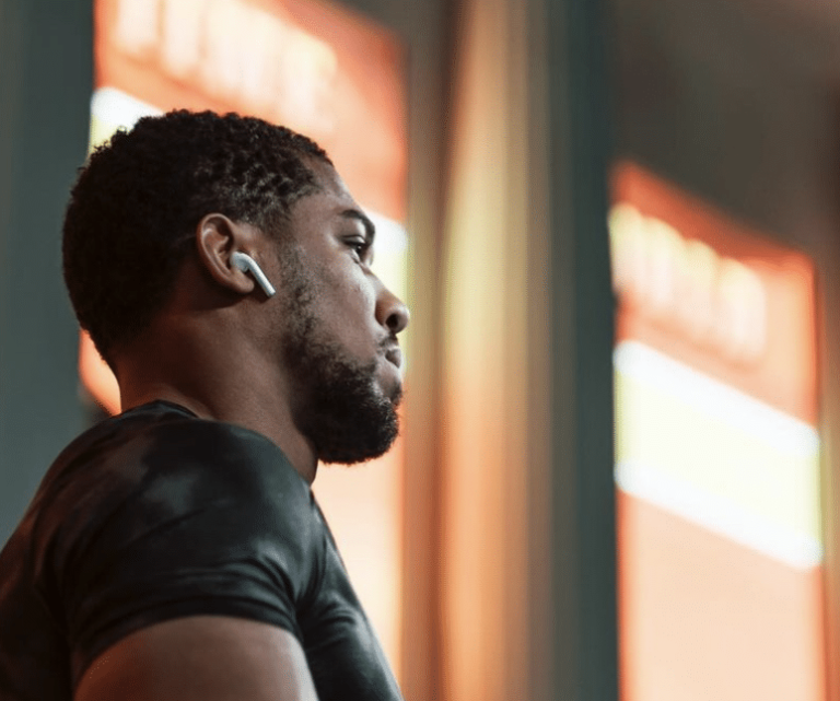 Joshua se concentre désormais sur la boxe pour redonner à la communauté