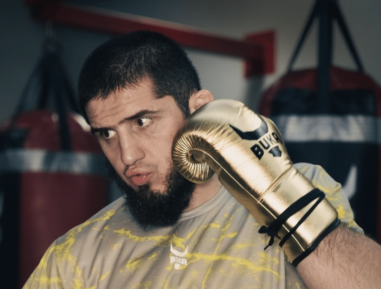 Dana White : Pas de titre intérimaire chez les poids légers malgré la blessure de Makhachev
