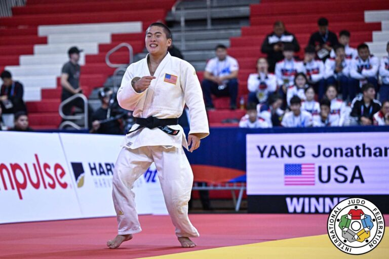 Jonathan Yang remporte un titre mondial sensationnel chez les jeunes pour l'équipe américaine