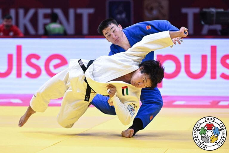 Le nouveau venu Zhanarys Rakhmetkali remporte sa première médaille en Grand Prix