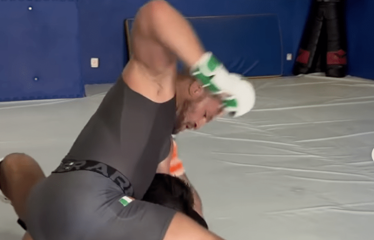 Les fans réagissent à la première séance de sparring de McGregor depuis son orteil cassé
