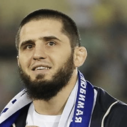 Makhachev retourne à l&rsquo;école