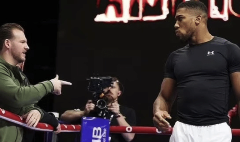 Roy Jones Jr. dit à Joshua de quitter Ben Davidson