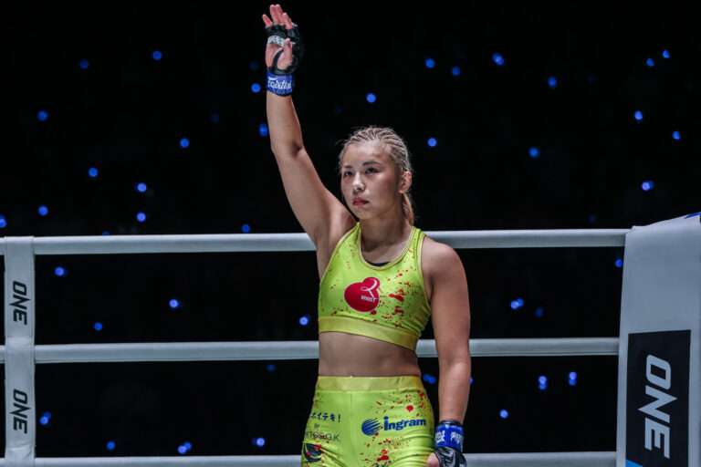 Ayaka Miura contre. Macarena Aragon, Kongthoranee contre. Tagir Khalilov ajouté à ONE 169