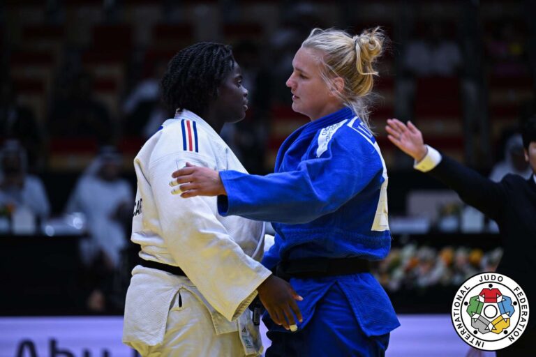 Coralie Hayme bat Stevenson pour l'or à Abu Dhabi