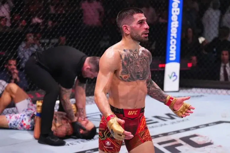 Ilia Topuria exécute le KO dévastateur de Max Holloway pour conserver son titre à l'UFC 308