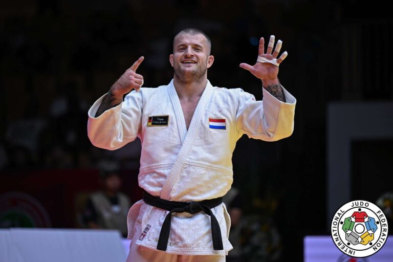 Michael Korrel à nouveau en classe à lui tout seul à Abu Dhabi