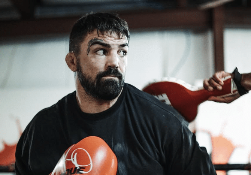 Mike Perry arrêté pour conduite en état d'ébriété