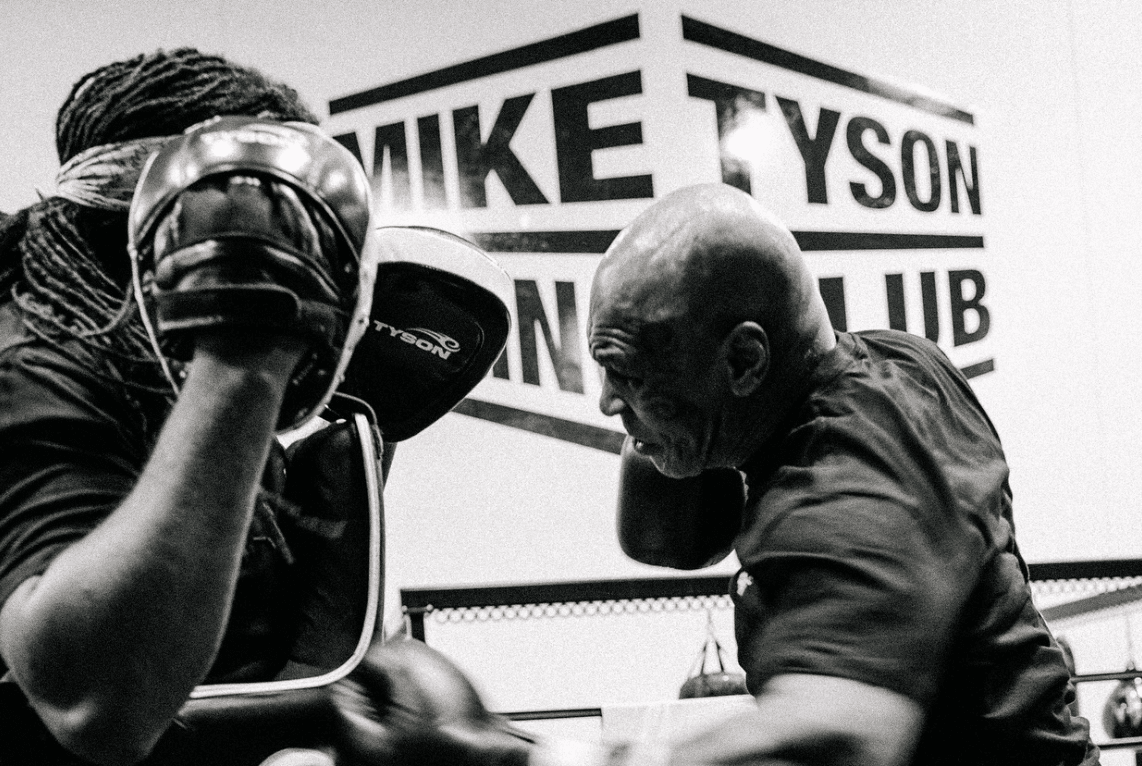 Mike Tyson dit qu'il va "dormir" Jake Paul