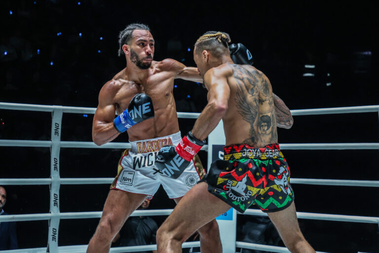 Regardez The ONE Fight Night 25 : Nicolas contre. Pesées et tests d'hydratation Eersel II