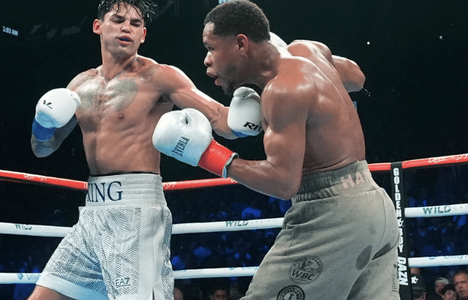 Ryan Garcia se moque de Bill Haney et imite les crochets du gauche qui ont laissé tomber Devin