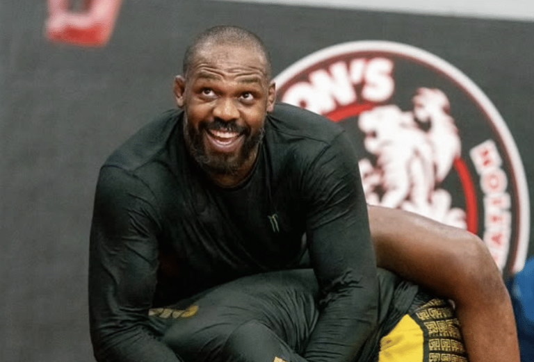 L'entraîneur de Jon Jones : la retraite devrait être selon ses conditions