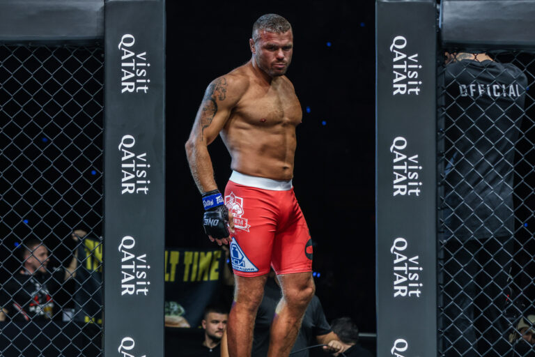 Regarder The ONE 169 : Malykhin contre. Pesées et tests d'hydratation Reug Reug