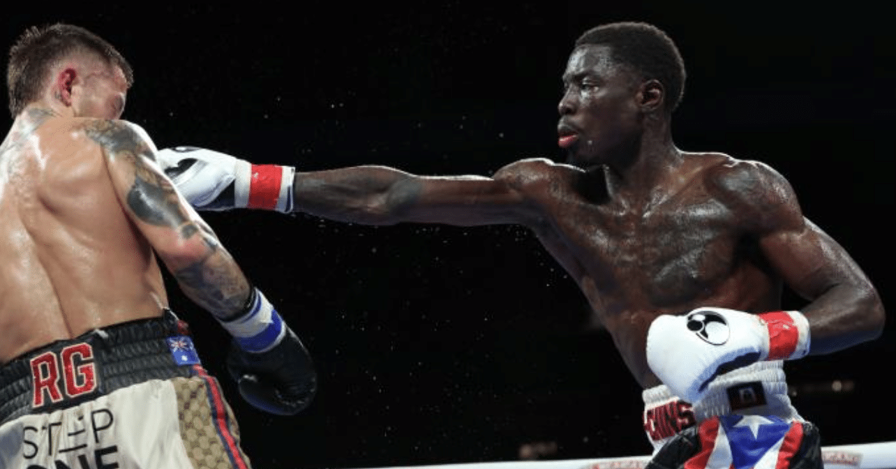 Hitchins regarde les combats de Lopez et Haney