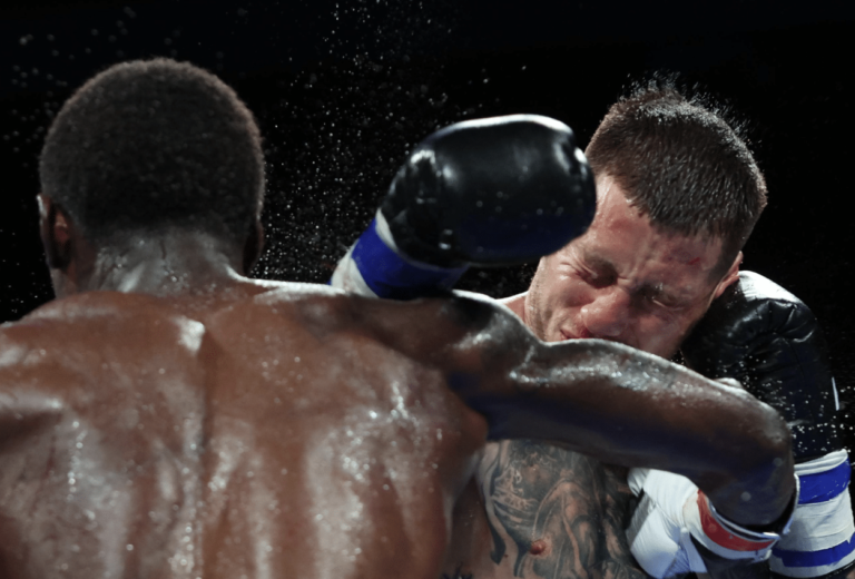 Hitchins surclasse Paro pour remporter la ceinture IBF Junior Welterweight