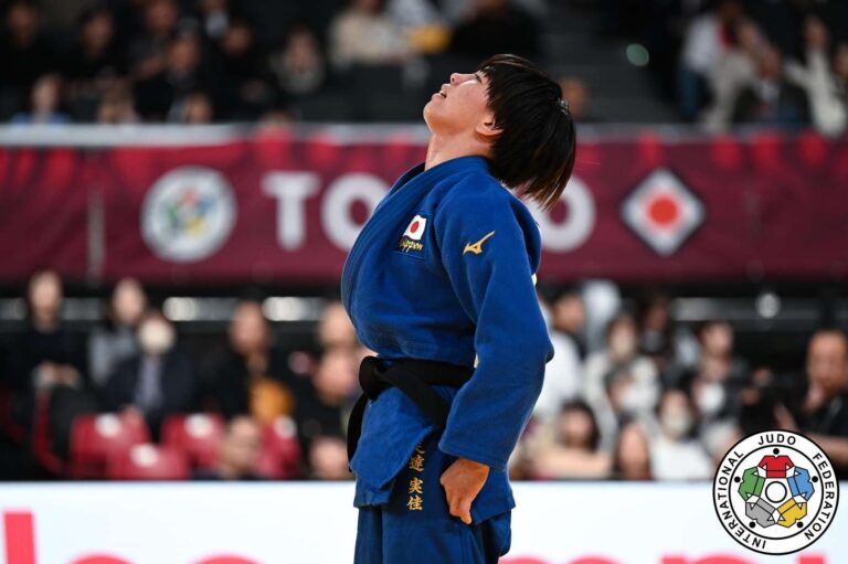 Mika Adachi remporte l'or à Tokyo -57 kg