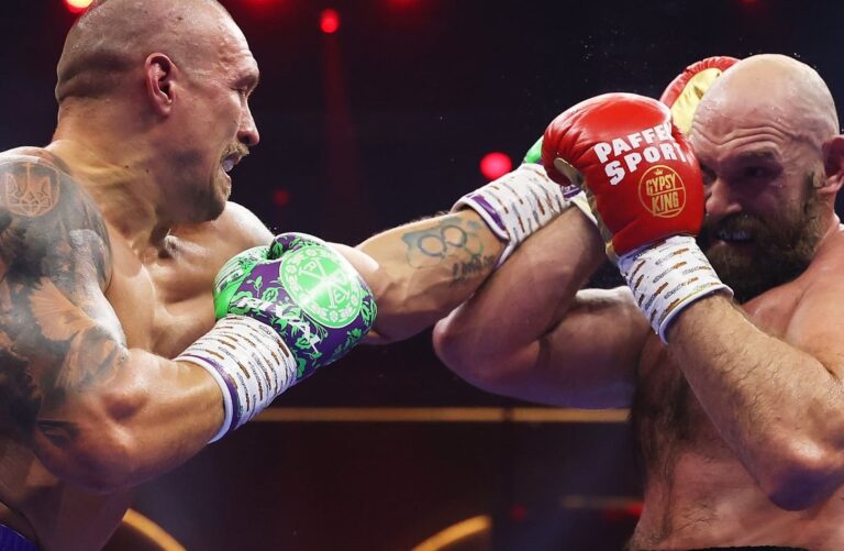 Oleksandr Usyk submerge Tyson Fury