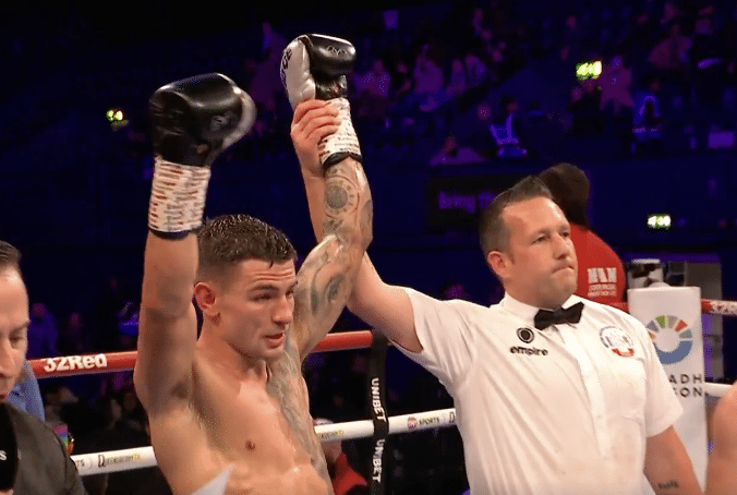 Sam Noakes domine Ryan Walsh dans une victoire unilatérale