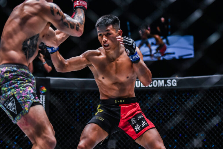 Tang Kai contre. Akbar Abdullaev : 4 clés de la victoire dans la confrontation pour le titre mondial de MMA lors de ONE Fight Night 27