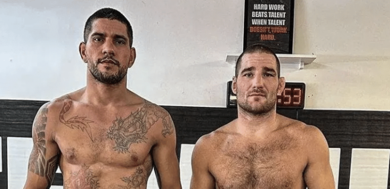 Alex Pereira à Corner Strickland dans le revanche du Plessis