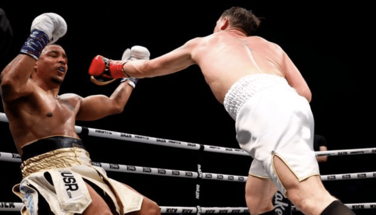 Darren Till met KO Anthony Taylor lors de ses débuts avec Misfits