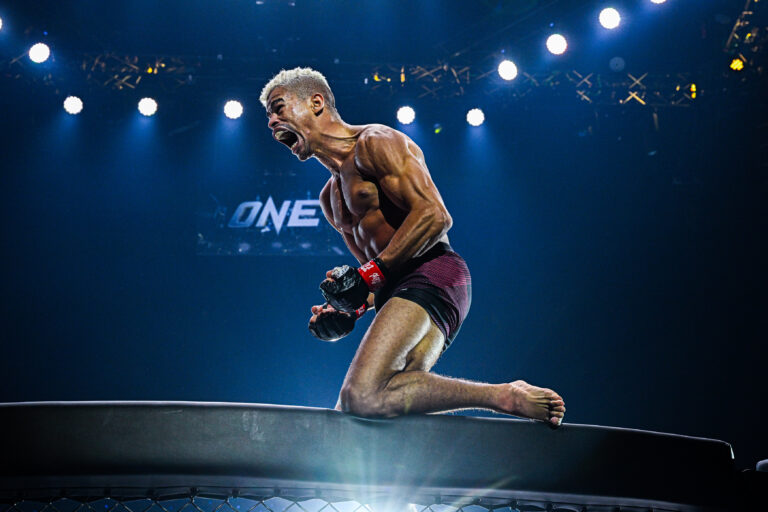 Fabricio Andrade continue la maîtrise de Kwon Won IL avec un TKO de 42 secondes pour conserver le titre mondial MMA